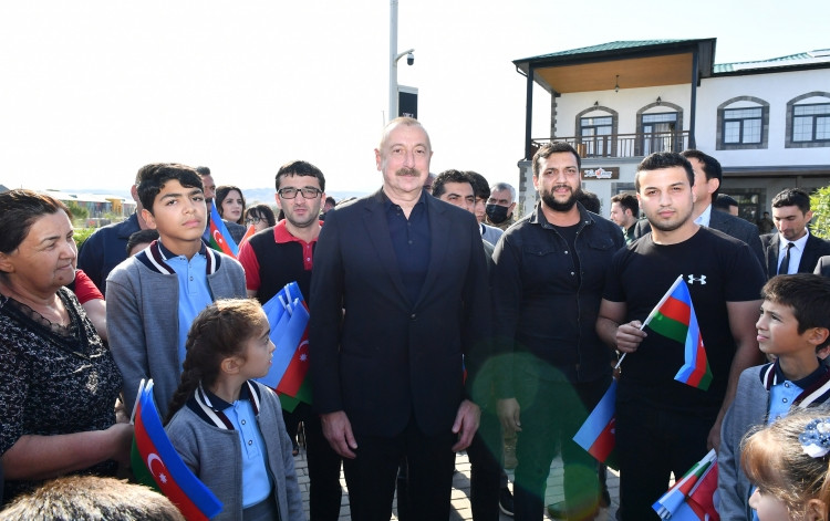 Prezident İlham Əliyev və birinci xanım Mehriban Əliyeva Zəngilanın Ağalı kəndində sakinlərlə görüşüblər<font color='red'> - YENİLƏNİB</font><font color=red> - FOTOLAR</font>
