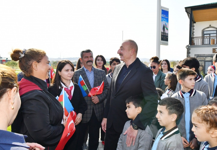 Prezident İlham Əliyev və birinci xanım Mehriban Əliyeva Zəngilanın Ağalı kəndində sakinlərlə görüşüblər<font color='red'> - YENİLƏNİB</font><font color=red> - FOTOLAR</font>