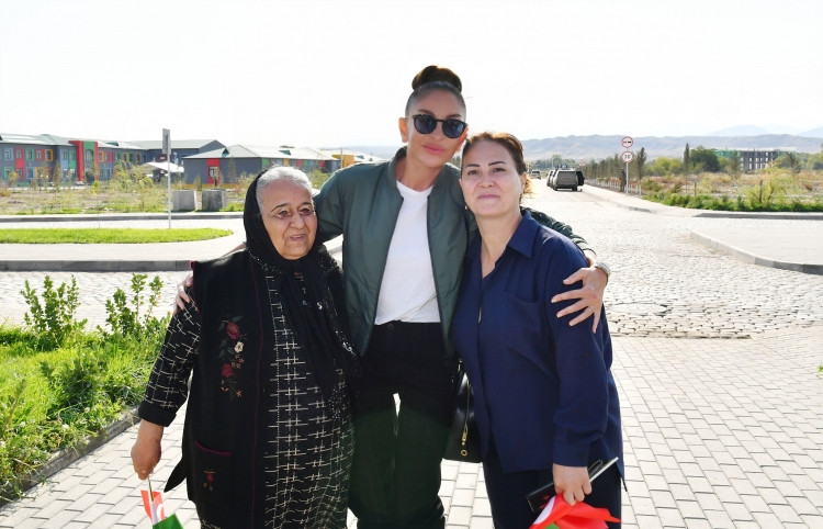 Prezident İlham Əliyev və birinci xanım Mehriban Əliyeva Zəngilanın Ağalı kəndində sakinlərlə görüşüblər<font color='red'> - YENİLƏNİB</font><font color=red> - FOTOLAR</font>