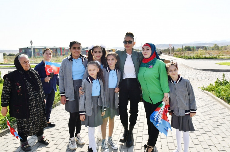 Prezident İlham Əliyev və birinci xanım Mehriban Əliyeva Zəngilanın Ağalı kəndində sakinlərlə görüşüblər<font color='red'> - YENİLƏNİB</font><font color=red> - FOTOLAR</font>