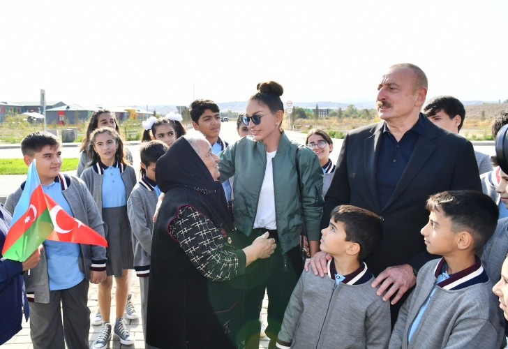 Prezident İlham Əliyev və birinci xanım Mehriban Əliyeva Zəngilanın Ağalı kəndində sakinlərlə görüşüblər<font color='red'> - YENİLƏNİB</font><font color=red> - FOTOLAR</font>