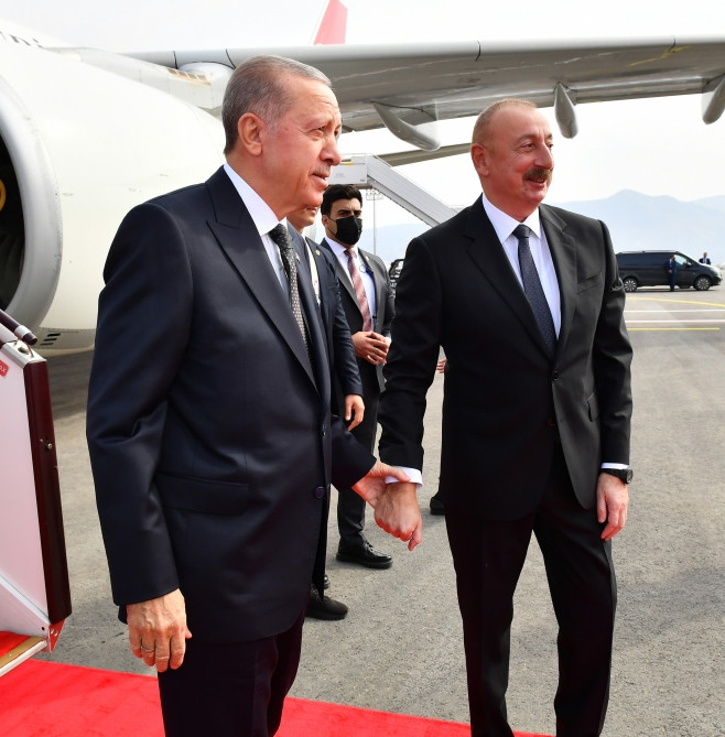 Türkiyə Prezidenti Rəcəb Tayyib Ərdoğan Azərbaycana rəsmi səfərə gəlib<font color='red'> - YENİLƏNİB</font><font color=red> - FOTOLAR</font>