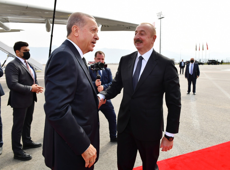 Türkiyə Prezidenti Rəcəb Tayyib Ərdoğan Azərbaycana rəsmi səfərə gəlib<font color='red'> - YENİLƏNİB</font><font color=red> - FOTOLAR</font>
