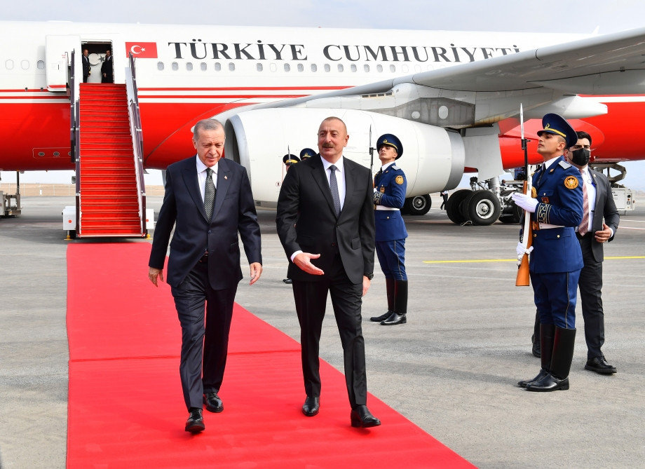 Türkiyə Prezidenti Rəcəb Tayyib Ərdoğan Azərbaycana rəsmi səfərə gəlib<font color='red'> - YENİLƏNİB</font><font color=red> - FOTOLAR</font>