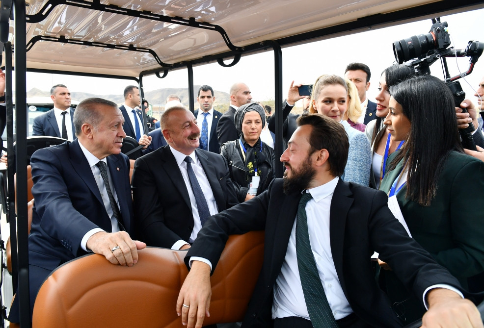 Azərbaycan və Türkiyə prezidentləri Zəngilanda “Dost Aqropark” ağıllı kənd təsərrüfatı kompleksinin birinci mərhələsinin açılışında iştirak ediblər<font color='red'> - YENİLƏNİB</font><font color=red> - FOTOLAR</font>