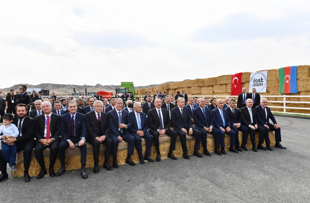 Azərbaycan və Türkiyə prezidentləri Zəngilanda “Dost Aqropark” ağıllı kənd təsərrüfatı kompleksinin birinci mərhələsinin açılışında iştirak ediblər<font color='red'> - YENİLƏNİB</font><font color=red> - FOTOLAR</font>