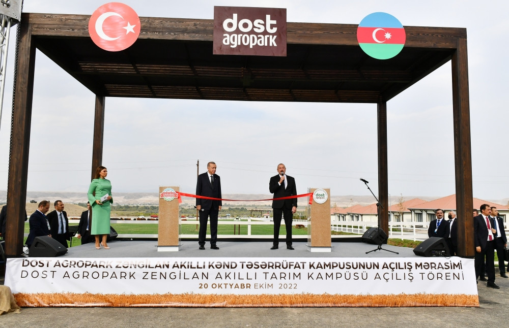 Azərbaycan və Türkiyə prezidentləri Zəngilanda “Dost Aqropark” ağıllı kənd təsərrüfatı kompleksinin birinci mərhələsinin açılışında iştirak ediblər<font color='red'> - YENİLƏNİB</font><font color=red> - FOTOLAR</font>