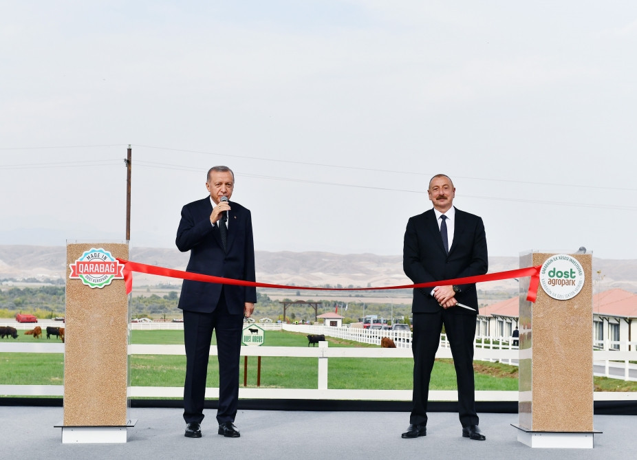 Azərbaycan və Türkiyə prezidentləri Zəngilanda “Dost Aqropark” ağıllı kənd təsərrüfatı kompleksinin birinci mərhələsinin açılışında iştirak ediblər<font color='red'> - YENİLƏNİB</font><font color=red> - FOTOLAR</font>