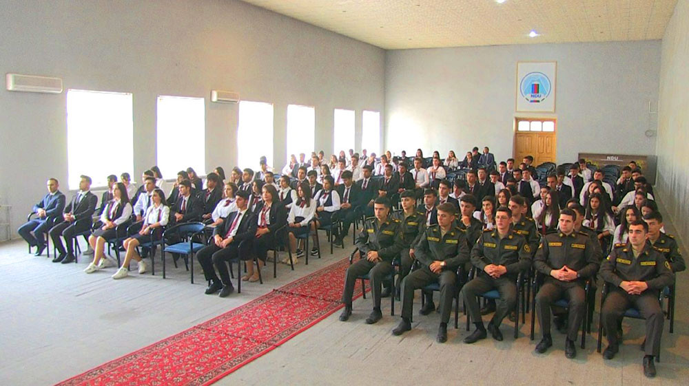 Fövqəladə Hallar Nazirliyinin əməkdaşları tələbələrlə maarifləndirici söhbət aparıblar<font color=red> - FOTOLAR</font>
