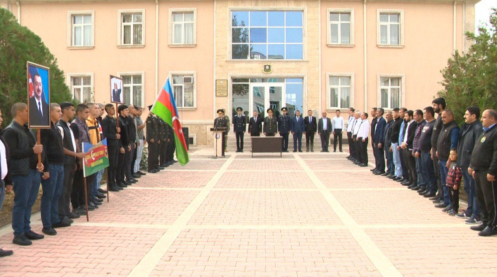 Naxçıvanda gənclər ordu sıralarına yola salınıb<font color=red> - FOTOLAR</font>