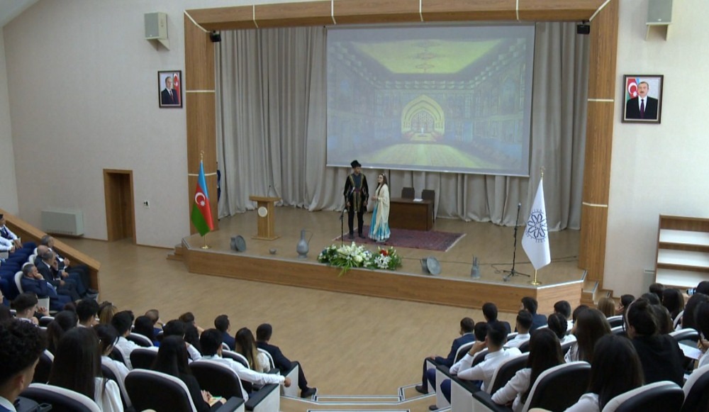  “Naxçıvan” Universitetində Xurşidbanu Natəvanın anadan olmasının 190 illiyinə həsr olunmuş tədbir keçirilib<font color=red> - FOTOLAR</font>