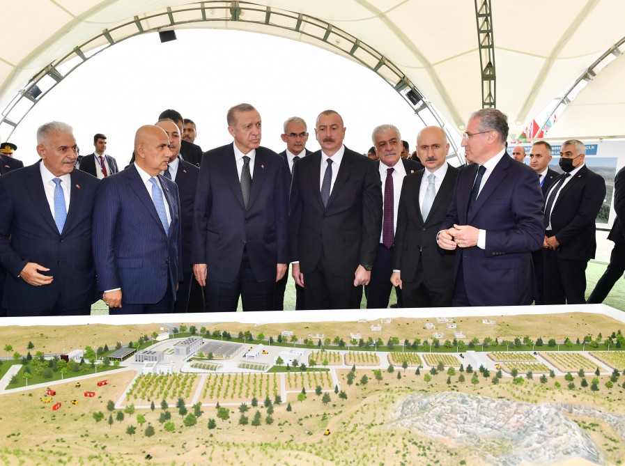 “Azərbaycan-Türkiyə Beynəlxalq Meşə Təlim Mərkəzi”, “Ağıllı Tingçilik” və “Dostluq Meşəsi” Kompleksinin təməli qoyulub<font color='red'> - YENİLƏNİB 2</font><font color=red> - FOTOLAR</font>