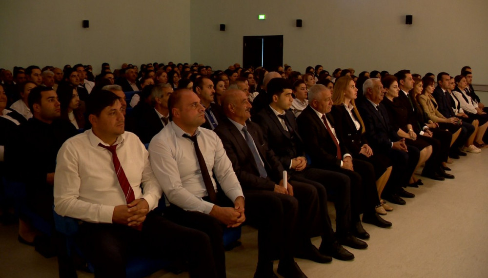 Babək Rayon Mədəniyyət Sarayında “Müfəttiş” satirik komediyası təqdim edilib<font color=red> - FOTOLAR</font>