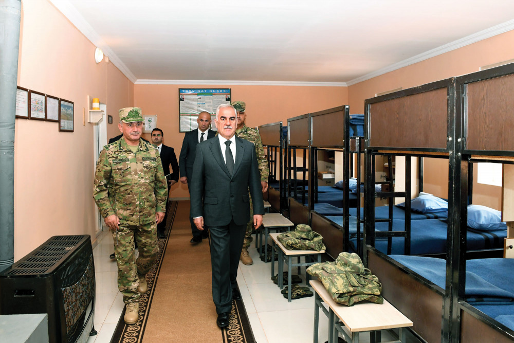 Naxçıvan Muxtar Respublikasının strateji yüksəkliklərində müdafiə istehkamları möhkəmləndirilib<font color=red> - FOTOLAR</font>