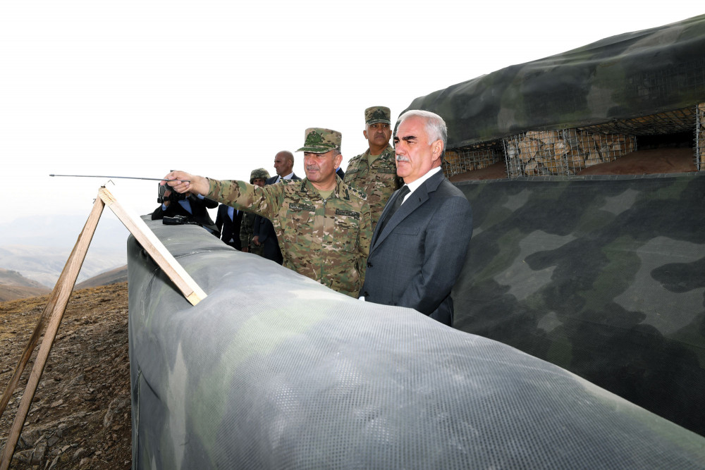 Naxçıvan Muxtar Respublikasının strateji yüksəkliklərində müdafiə istehkamları möhkəmləndirilib<font color=red> - FOTOLAR</font>