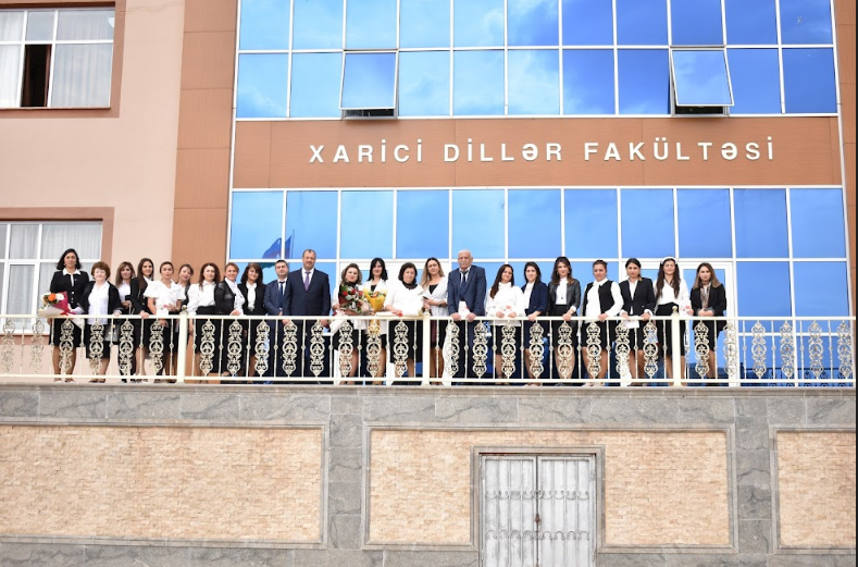  NDU-da ingilisdilli dərs vəsaitinin təqdimatı olub<font color=red> - FOTOLAR</font>