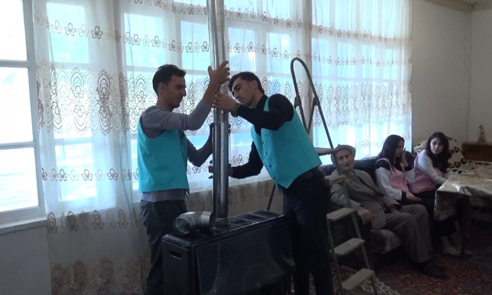 Sosial könüllülərdən tənha ahıllara dəstək  <font color=red> - FOTOLAR</font>