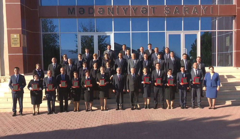 Babəkdə 11 məktəb yüksək nəticələrə görə mükafatlandırılıb<font color=red> - FOTOLAR</font>