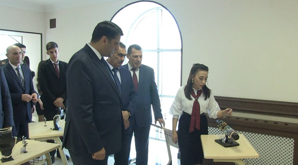 Kimya müəllimliyindən zərgərlik sənətinə ilk addımlar<font color=red> - FOTOLAR</font>
