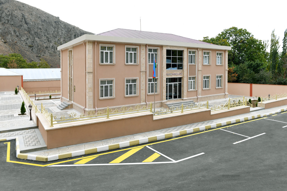 Dövlət qurumları müasir binada fəaliyyət göstərəcək<font color=red> - FOTOLAR</font>