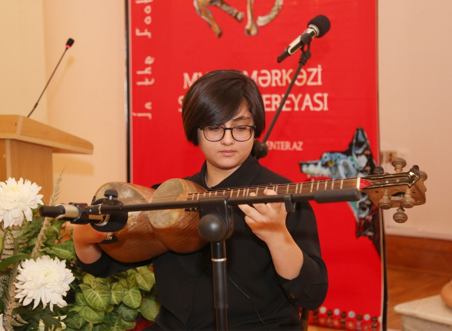 Əməkdar rəssam Ülviyyə Həmzəyevanın “Əcdadların izi ilə” adlı fərdi sərgisi açılıb<font color=red> - FOTOLAR</font>