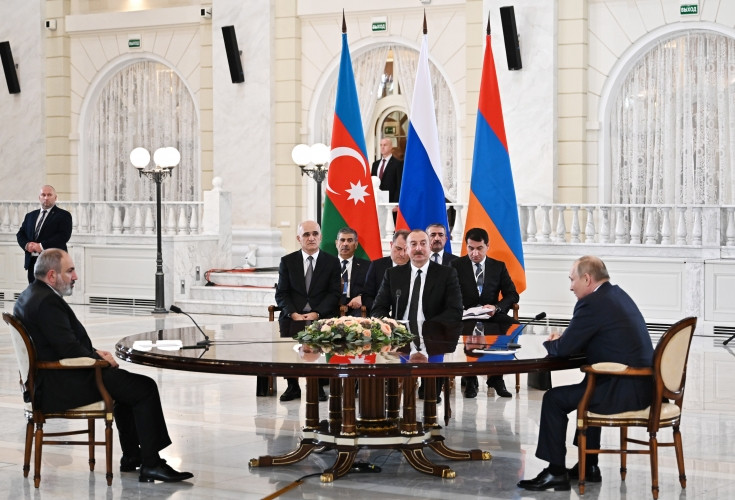 Soçidə Azərbaycan Prezidentinin Rusiya Prezidenti və Ermənistanın Baş naziri ilə görüşü olub <font color='red'> - YENİLƏNİB 2</font><font color=red> - FOTOLAR</font>