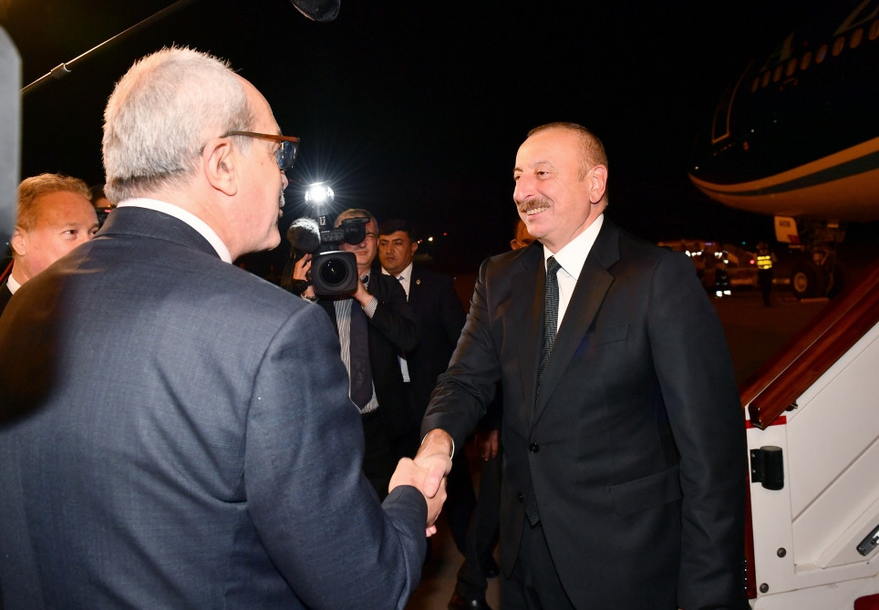 Azərbaycan Prezidenti İlham Əliyev Əlcəzairə səfərə gedib<font color=red> - FOTOLAR</font>
