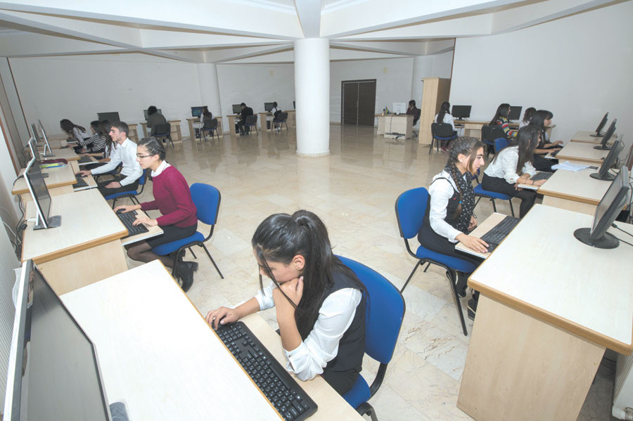 Qəbul göstəricilərinin ilbəil artması uğurlu təhsil islahatlarının bəhrəsidir<font color=red> - FOTOLAR</font>