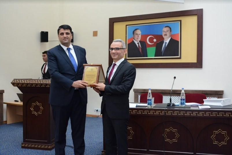 Türkiyənin Naxçıvandakı baş konsulu tələbələrlə görüşüb<font color=red> - FOTOLAR</font>