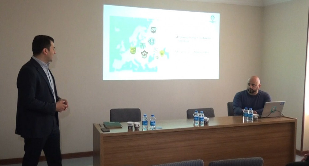 Futbolun inkişafı məqsədilə seminarlar davam etdirilir<font color=red> - FOTOLAR</font>