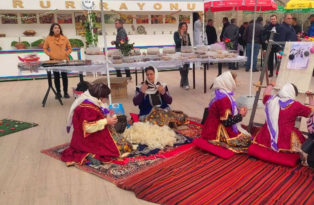 Naxçıvanda “Ailə təsərrüfatı məhsulları” festivalı keçirilir<font color=red> - FOTOLAR</font>