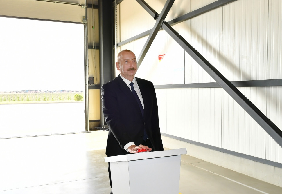 Prezident İlham Əliyev Zirə qəsəbəsində zeytun yağı və süfrəlik zeytun məhsullarının emalı zavodunun açılışında iştirak edib<font color='red'> - YENİLƏNİB</font><font color=red> - FOTOLAR</font>