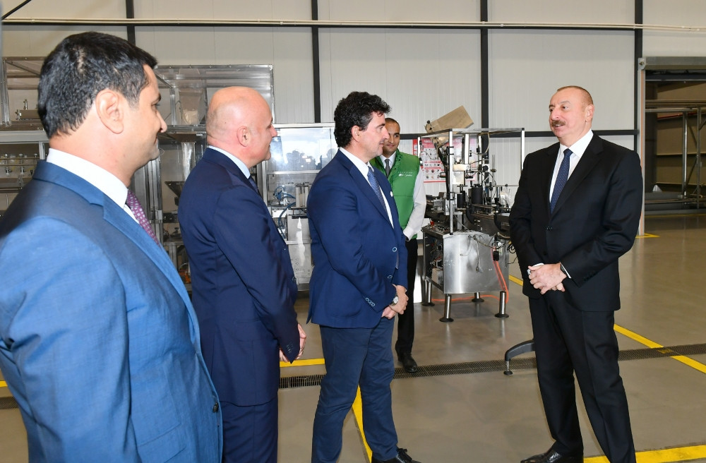 Prezident İlham Əliyev Zirə qəsəbəsində zeytun yağı və süfrəlik zeytun məhsullarının emalı zavodunun açılışında iştirak edib<font color='red'> - YENİLƏNİB</font><font color=red> - FOTOLAR</font>