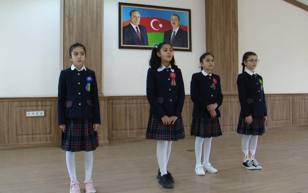 Gənc Müəllimlər Assosiasiyası Zəfər Gününü qeyd edib<font color=red> - FOTOLAR</font>