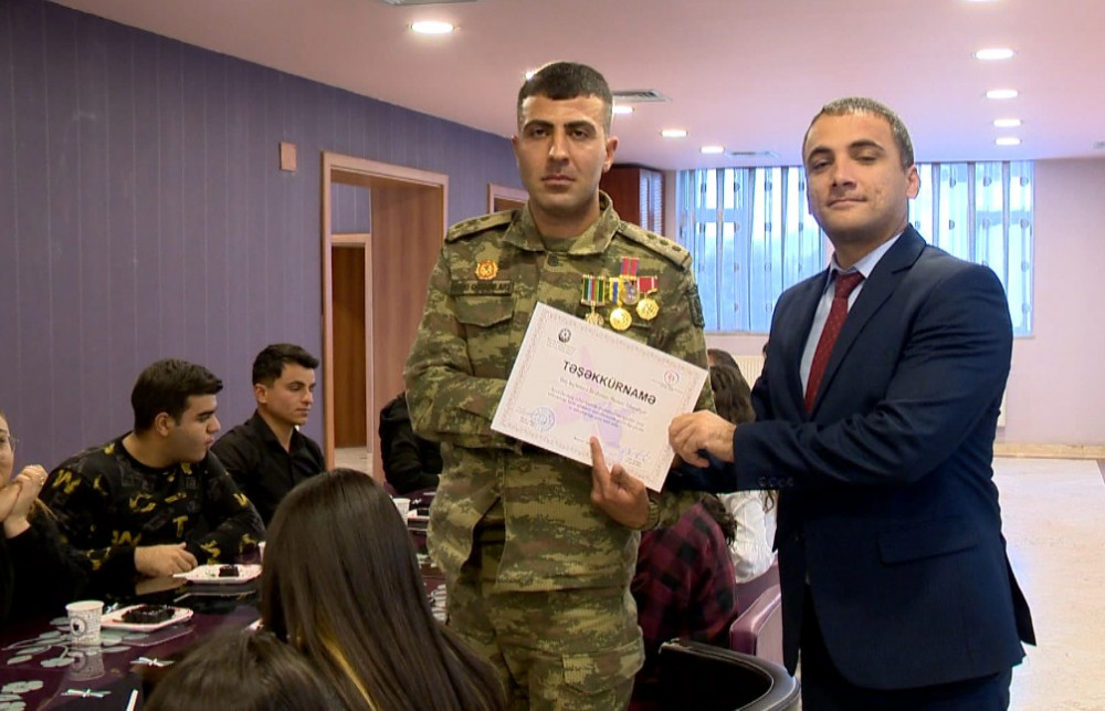 Gənclər Vətən müharibəsi iştirakçıları ilə görüşüblər<font color=red> - FOTOLAR</font>
