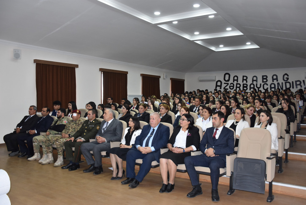 Naxçıvan Müəllimlər İnstitutunda tarixi günlər qeyd edilib<font color=red> - FOTOLAR</font>