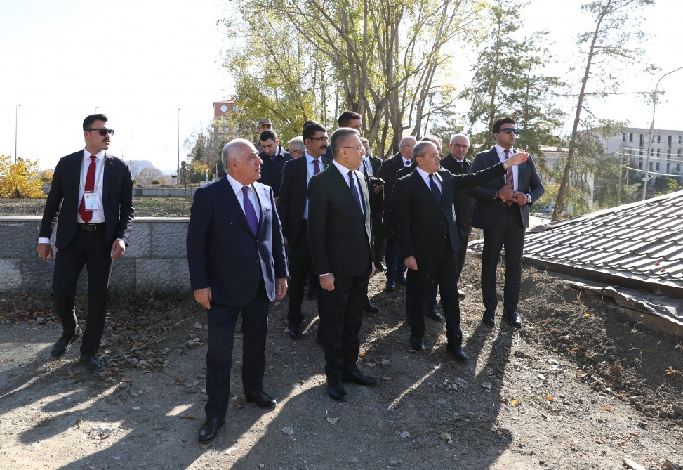Azərbaycanın Baş naziri və Türkiyənin Vitse-prezidenti Şuşa şəhərində olublar<font color=red> - FOTOLAR</font>