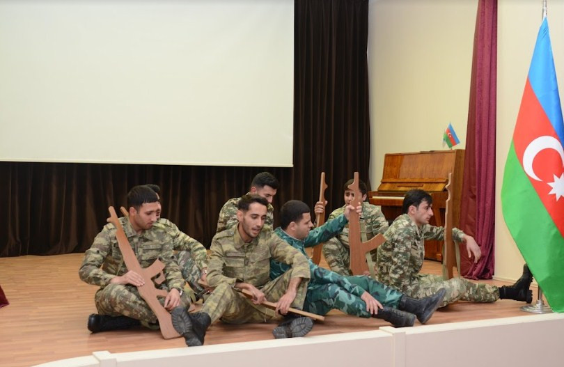 NDU-da Dövlət Bayrağı Günü qeyd edilib<font color=red> - FOTOLAR</font>