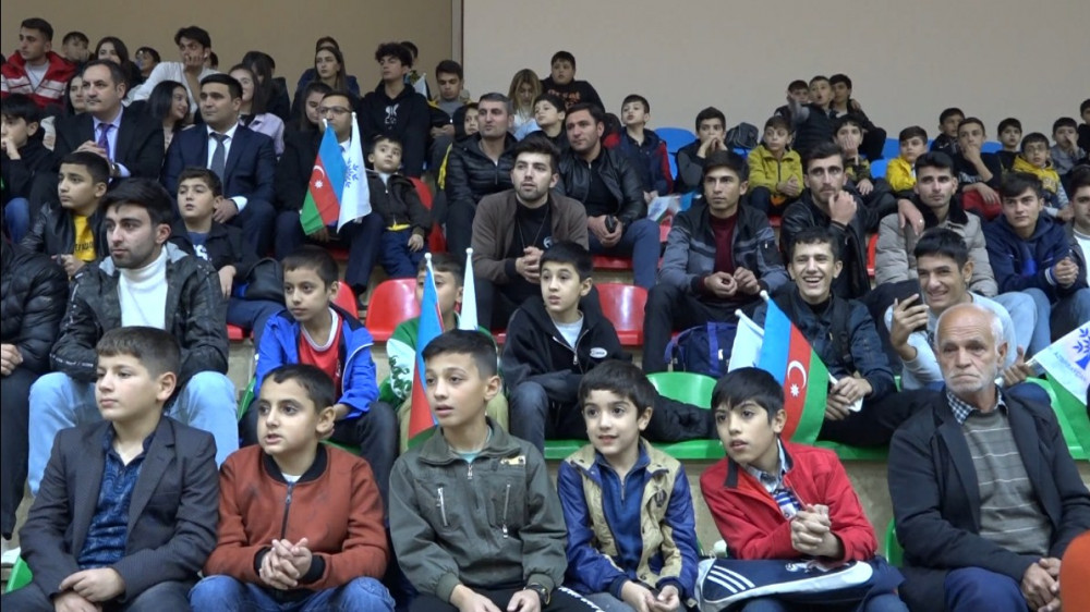 YAP-ın 30 illiyi münasibətilə futzal birinciliyi keçirilib<font color=red> - FOTOLAR</font>