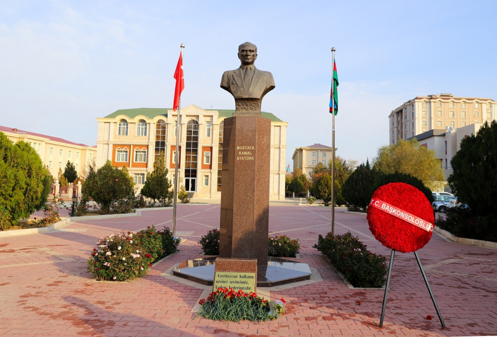 Naxçıvanda Mustafa Kamal Atatürkün xatirəsi anılıb<font color=red> - FOTOLAR</font>