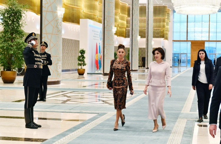Azərbaycanın birinci xanımı Mehriban Əliyevanın Özbəkistanın birinci xanımı Ziroatxon Mirziyoyeva ilə görüşü olub<font color=red> - FOTOLAR</font>