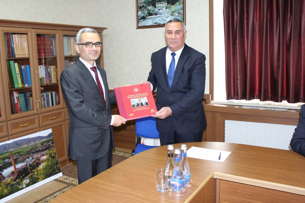Türkiyənin Naxçıvandakı Baş konsulu AMEA Naxçıvan Bölməsinin qonağı olub<font color=red> - FOTOLAR</font>