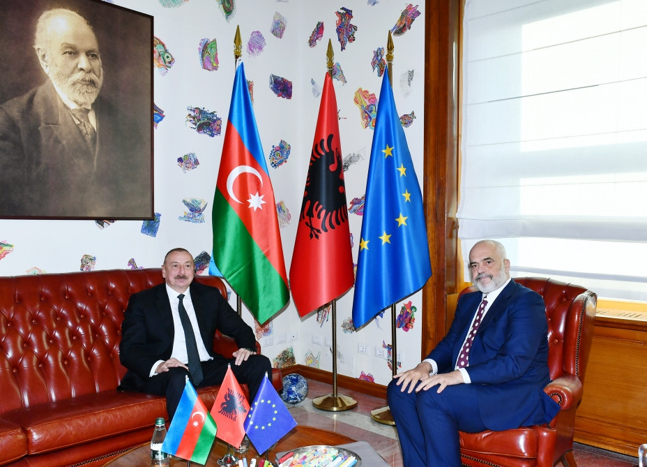 Azərbaycan Prezidenti İlham Əliyevin Albaniyanın Baş naziri Edi Rama ilə təkbətək görüşü olub<font color=red> - FOTOLAR</font>