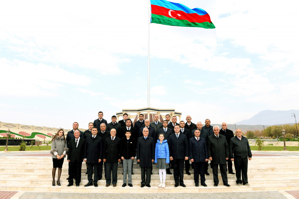 Culfa rayon Dövlət Bayrağı Meydanı istifadəyə verilib<font color=red> - FOTOLAR</font>