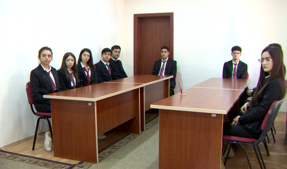 Gələcəyin hüquqşünasları praktik biliklər əldə edib<font color=red> - FOTOLAR</font>