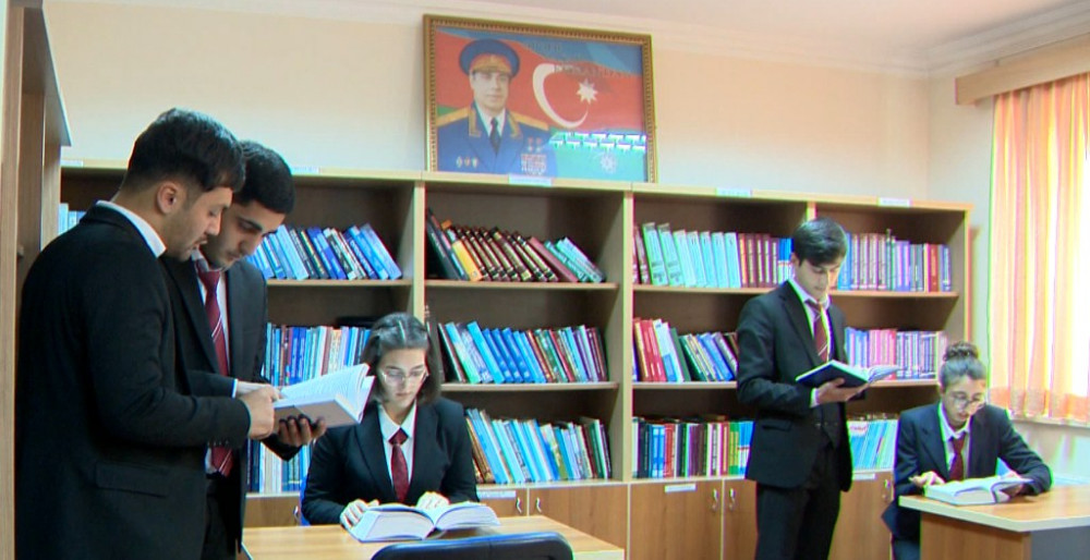 Gələcəyin hüquqşünasları praktik biliklər əldə edib<font color=red> - FOTOLAR</font>