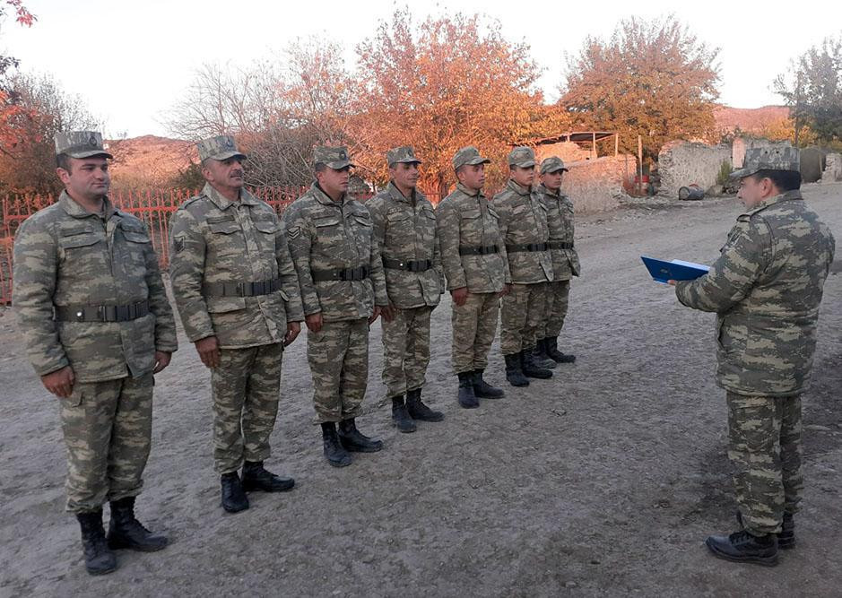 Azərbaycan Ordusunda ictimai-siyasi hazırlıq məşğələləri keçirilir<font color=red> - FOTOLAR</font>