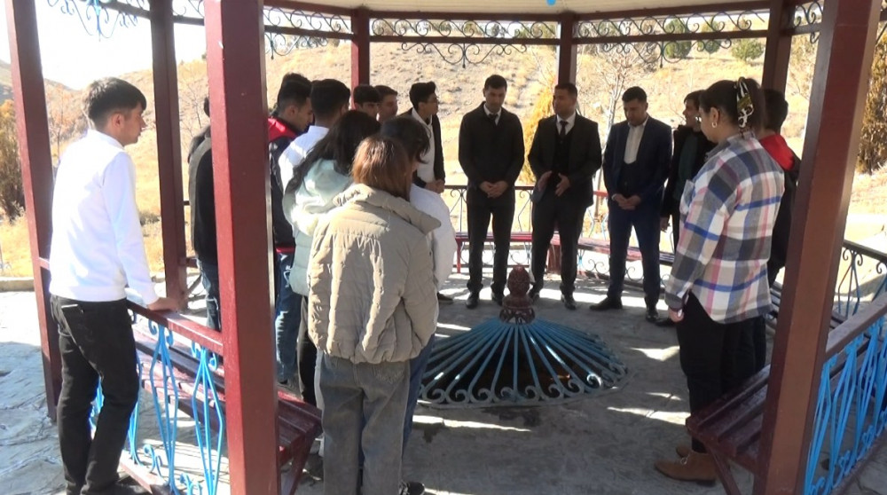Turizm könüllüləri “Əshabi-Kəhf”i ziyarət ediblər<font color=red> - FOTOLAR</font>