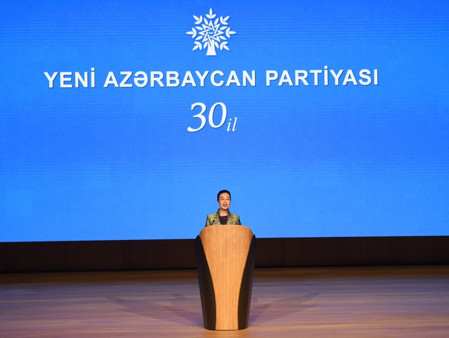 Yeni Azərbaycan Partiyasının 30 illiyi münasibətilə tədbir keçirilir, Prezident İlham Əliyev tədbirdə çıxış edib<font color='red'> - YENİLƏNİB</font><font color=red> - FOTOLAR</font>