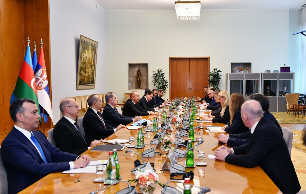 Azərbaycan Prezidenti İlham Əliyevin Serbiyanın Baş naziri ilə geniş tərkibdə görüşü olub<font color=red> - FOTOLAR</font>